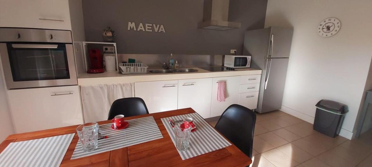 Naia Lodge Arue  Екстер'єр фото
